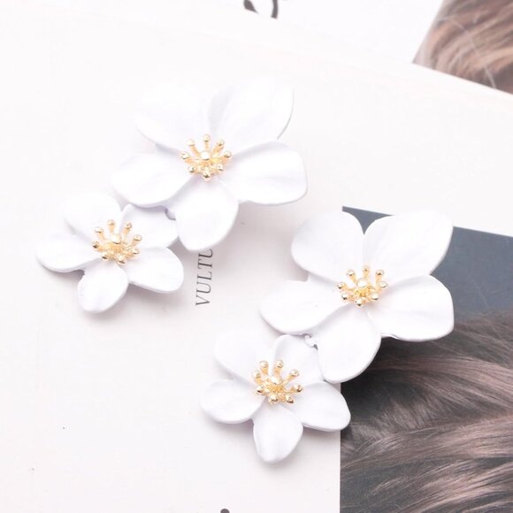 Women's White Elegant Double Flowers Dangle Layered Floral Petal Drop Earring - Picture 4 of 6